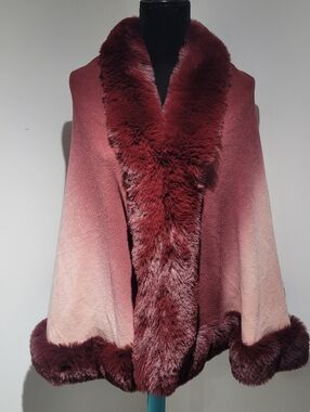 Women's Ombré Faux Fur Trim Hook & Eye Closure Cape OS Burgundy Maximalist NWOT